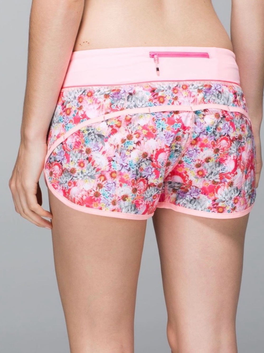 2014 Lululemon Speed Short Flowabunga Mini Multi Bleached Coral Floral Size 4